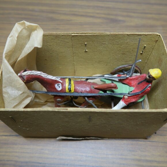 Arabian Tin Harness Racing Wind-Up Toy with Key - Picture 11 of 11